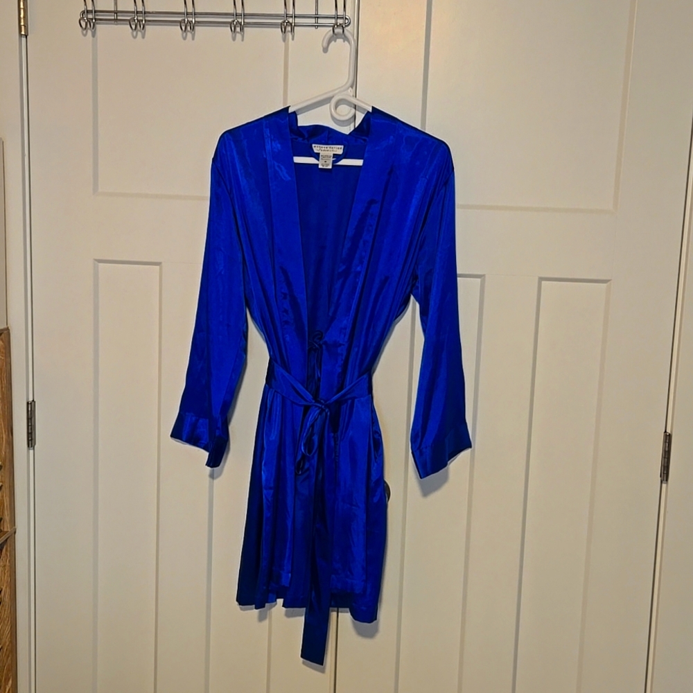 EUC Morgan Taylor royal blue short satin robe